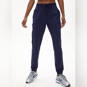 Aritzia TNA Speed Joggers Track Pants Athleisure High Waist Navy Blue skinny leg